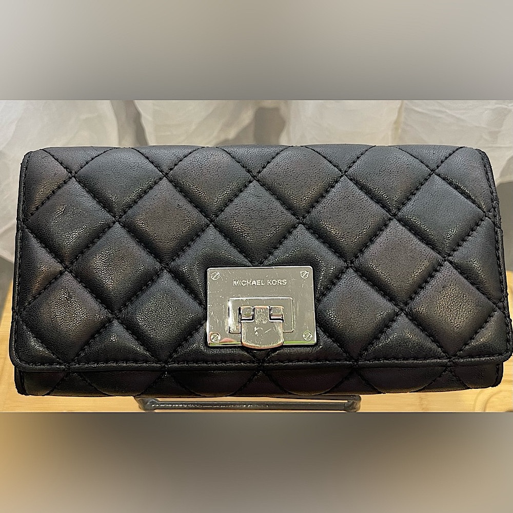 Michael Kors Astrid Quilted Black Leather Turn-Lock Carryall Wallet Clutch - Picture 13 of 13